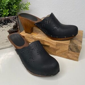 Frye Radcliff Perforated Black Leather Wooden Clogs Studded Mules Size 9 Boho